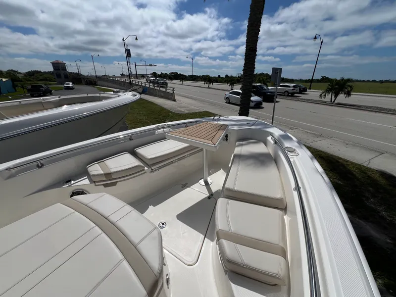 Slide: The Image of Boston Whaler 280 Dauntless 2027 - 40