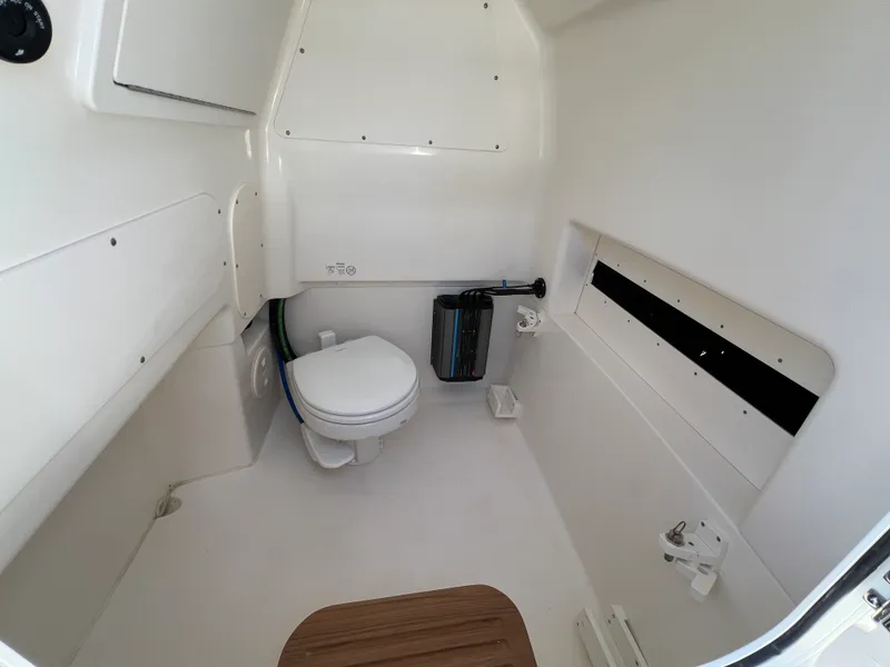 Slide: The Image of Boston Whaler 280 Dauntless 2027 - 34