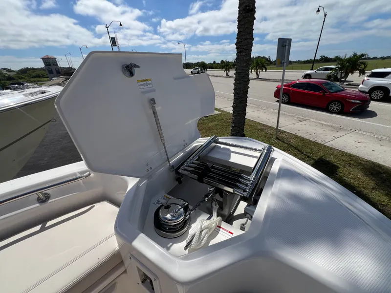 Slide: The Image of Boston Whaler 280 Dauntless 2027 - 27