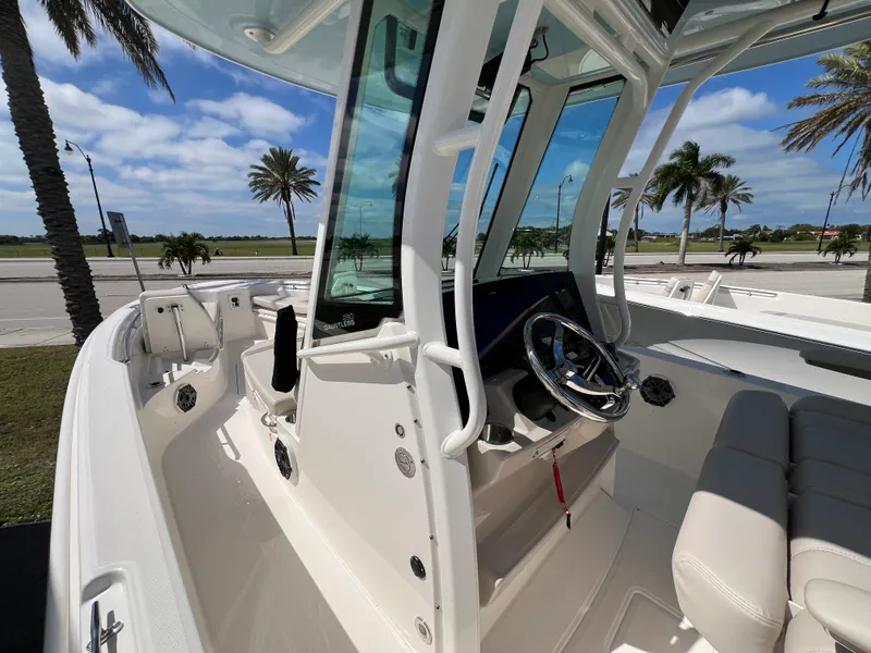 Slide: The Image of Boston Whaler 280 Dauntless 2027 - 19