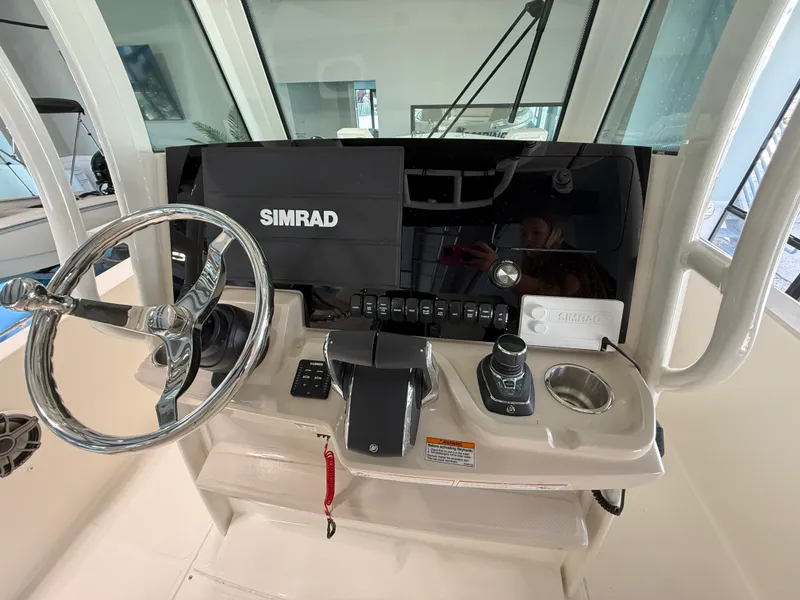 Slide: The Image of Boston Whaler 280 Dauntless 2027 - 15