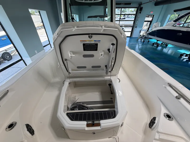 Slide: The Image of Boston Whaler 280 Dauntless 2027 - 9