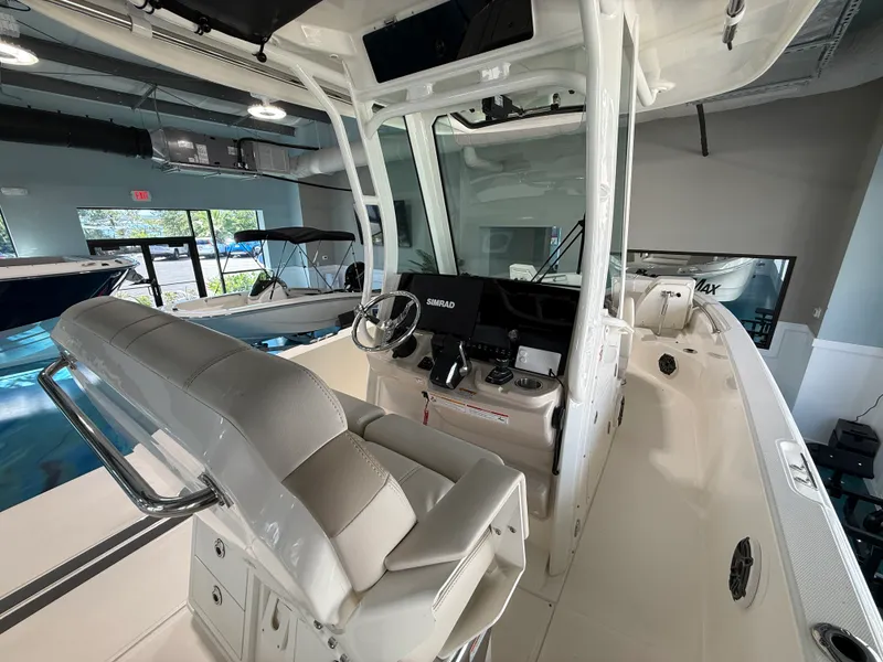 Slide: The Image of Boston Whaler 280 Dauntless 2027 - 18