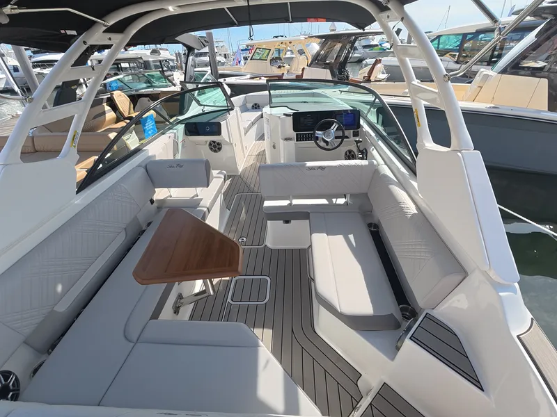 Slide: The Image of Sea Ray SDX 270 Outboard 2027 - 6