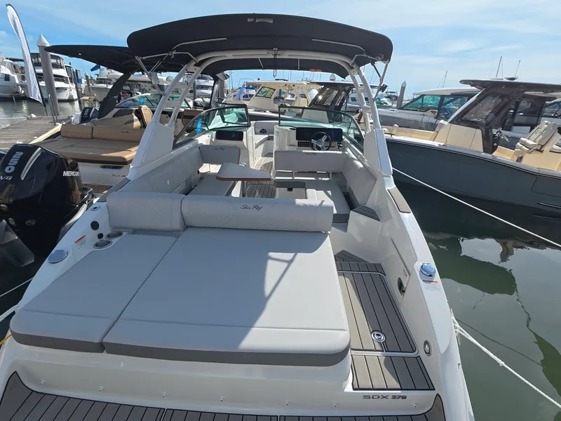 Slide: The Image of Sea Ray SDX 270 Outboard 2027 - 5
