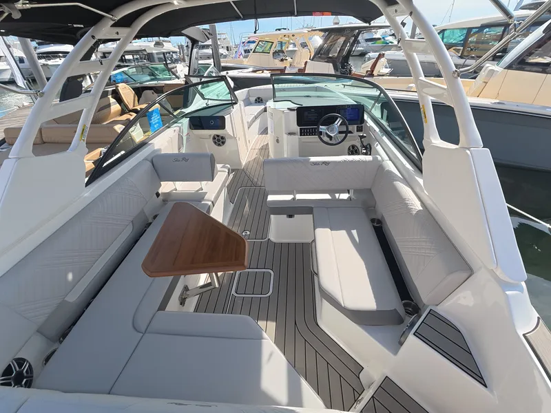 Slide: The Image of Sea Ray SDX 270 Outboard 2027 - 7