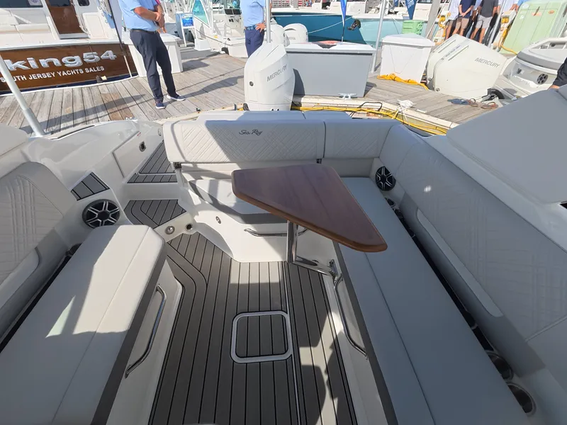 Slide: The Image of Sea Ray SDX 270 Outboard 2027 - 8
