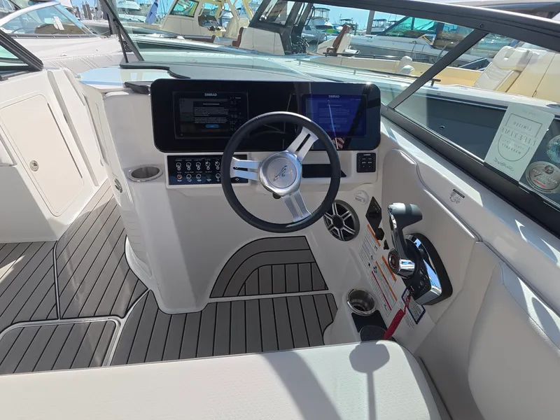 Slide: The Image of Sea Ray SDX 270 Outboard 2027 - 14