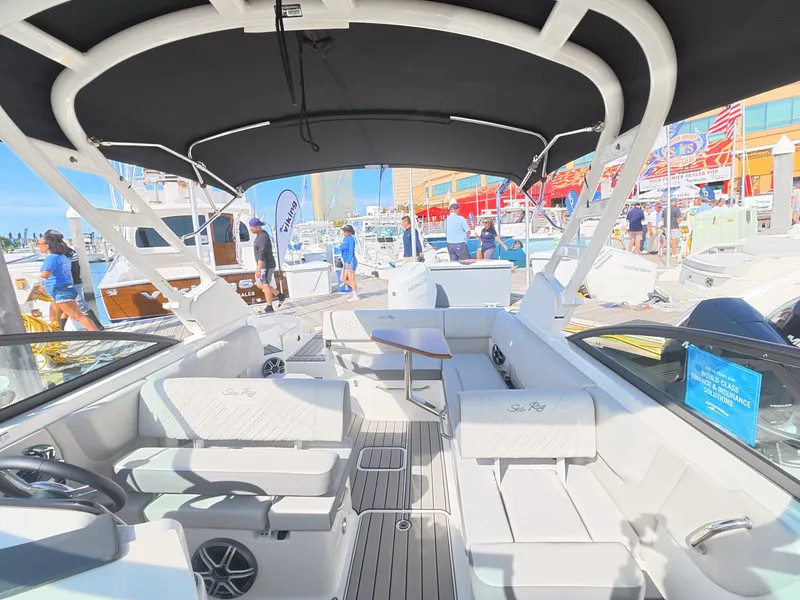 Slide: The Image of Sea Ray SDX 270 Outboard 2027 - 19