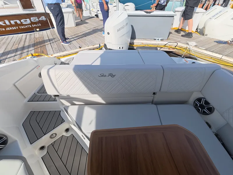 Slide: The Image of Sea Ray SDX 270 Outboard 2027 - 9