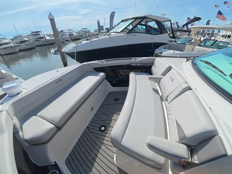 Slide: The Image of Sea Ray SLX 360 Outboard 2027 - 33