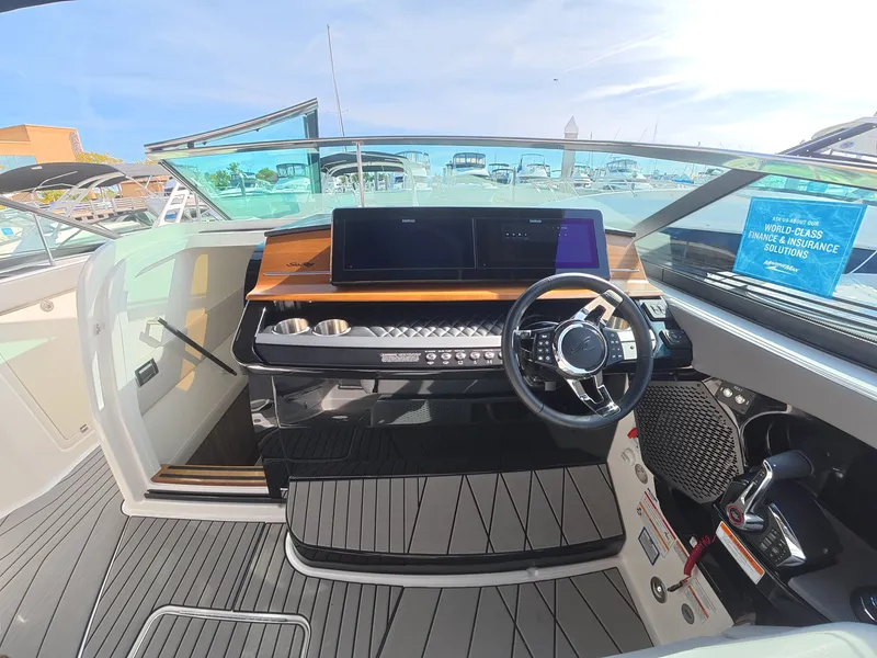 Slide: The Image of Sea Ray SLX 360 Outboard 2027 - 17