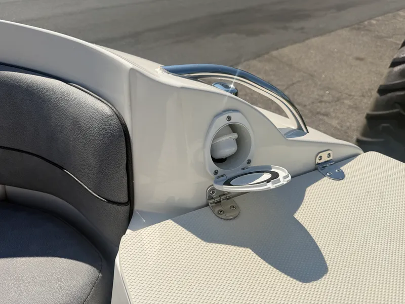 Slide: The Image of Stingray 214LR 2021 - 22