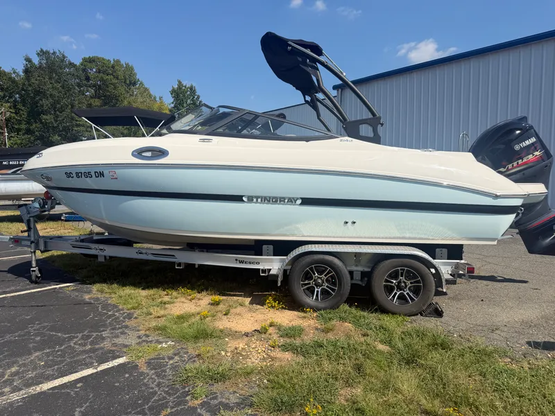 Slide: The Image of Stingray 214LR 2021 - 23