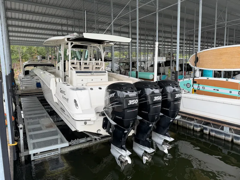 Slide: The Image of Boston Whaler 350 OUTRAGE 2017 - 4