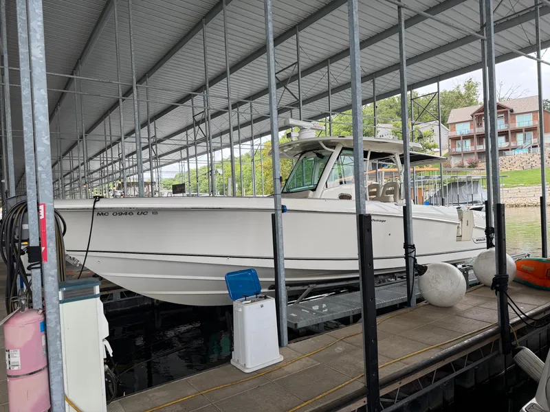 The Image of Boston Whaler 350 OUTRAGE 2017 - undefined