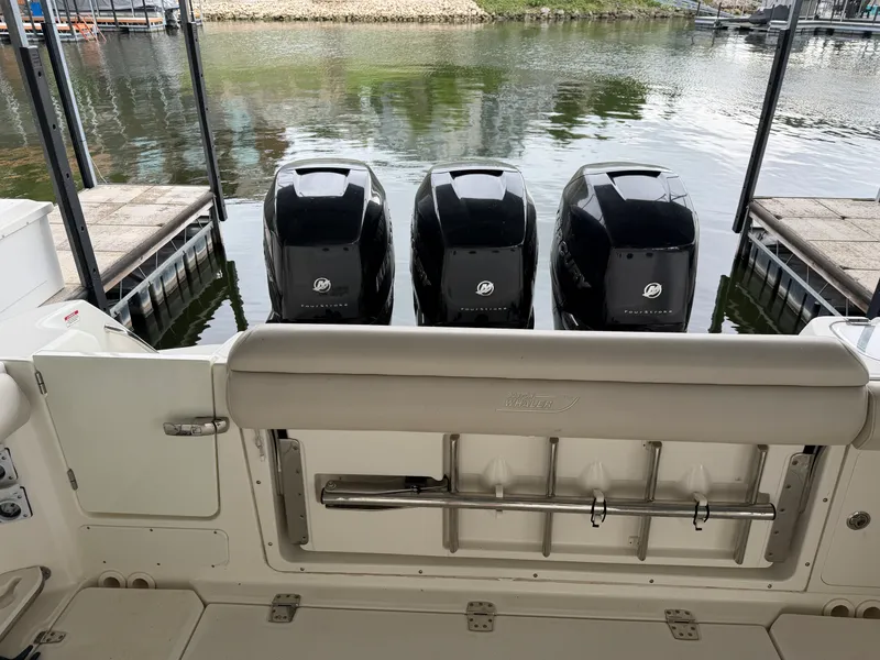 Slide: The Image of Boston Whaler 350 OUTRAGE 2017 - 25
