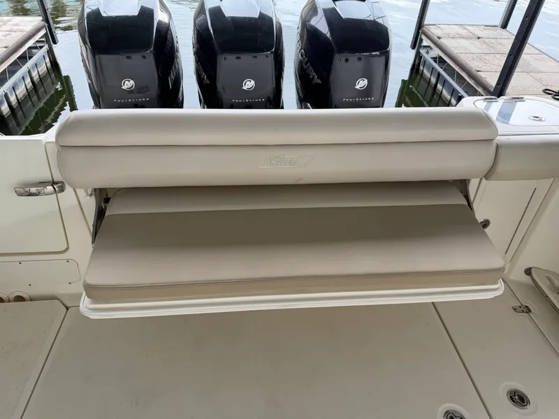 Slide: The Image of Boston Whaler 350 OUTRAGE 2017 - 26