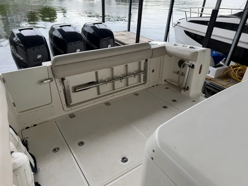 Slide: The Image of Boston Whaler 350 OUTRAGE 2017 - 13