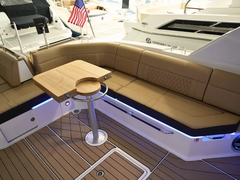 Slide: The Image of Sea Ray SLX 400 2026 - 20