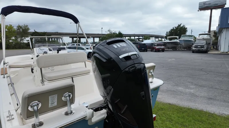 Slide: The Image of Boston Whaler 170 Montauk 2027 - 3
