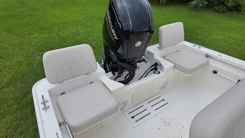Slide: The Image of Boston Whaler 170 Montauk 2027 - 4