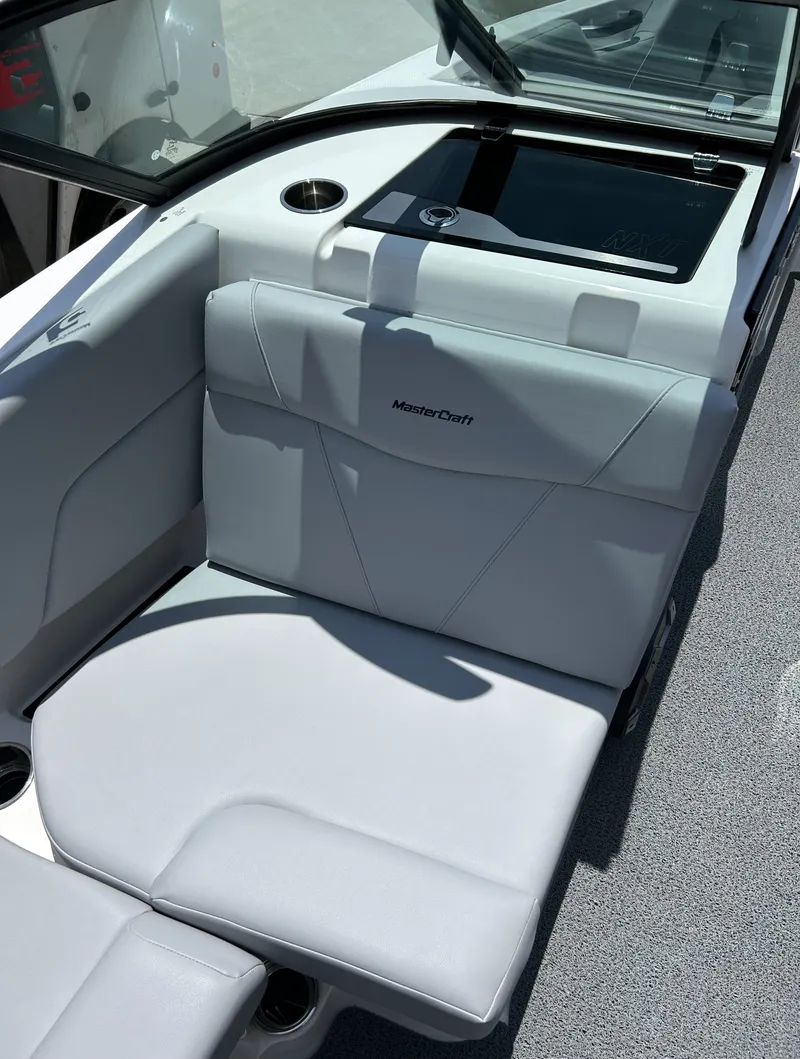 Slide: The Image of Mastercraft NXT24 2022 - 7
