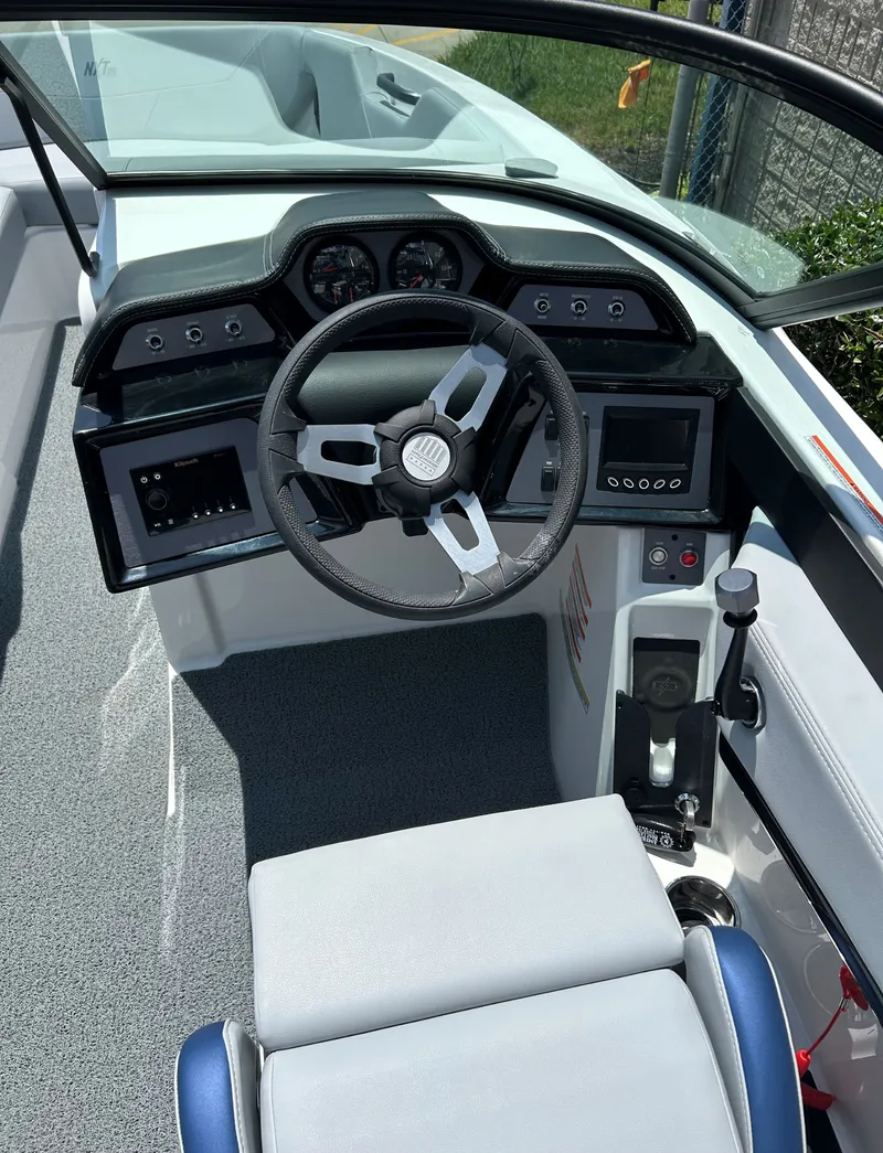 Slide: The Image of Mastercraft NXT24 2022 - 6