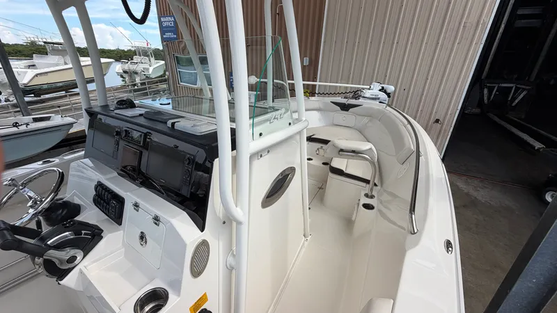 Slide: The Image of Sailfish 242 CC 2022 - 60