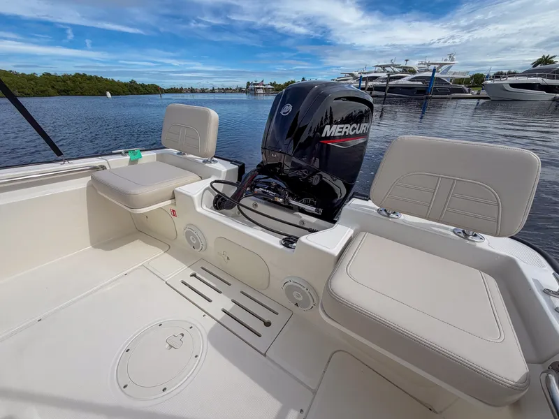 Slide: The Image of Boston Whaler 170 Montauk 2027 - 16