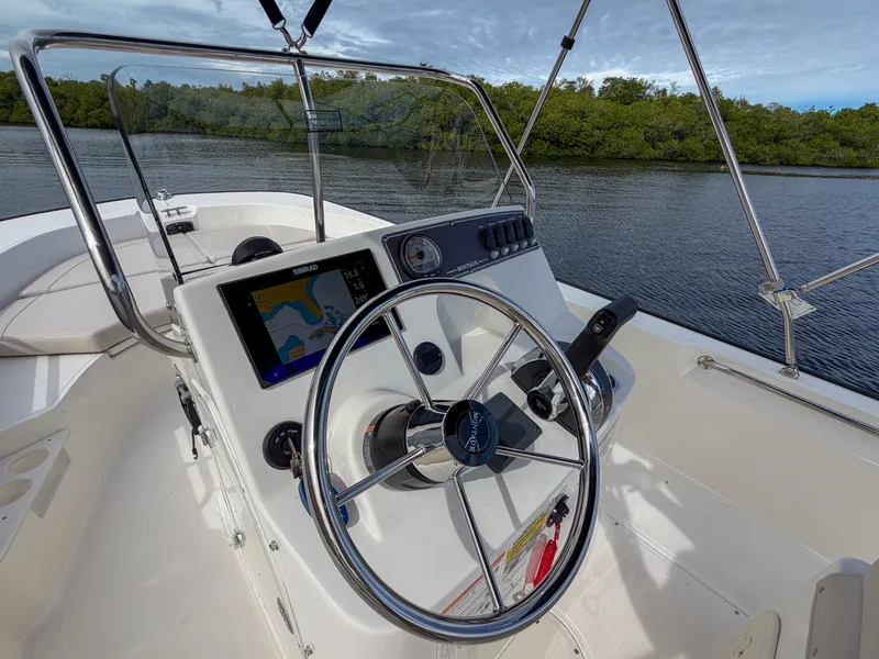 Slide: The Image of Boston Whaler 170 Montauk 2027 - 13