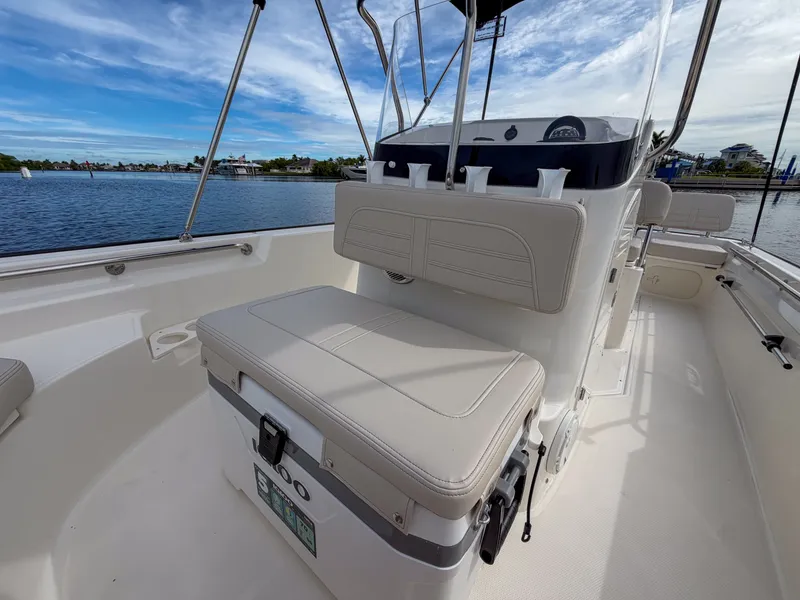 Slide: The Image of Boston Whaler 170 Montauk 2027 - 11