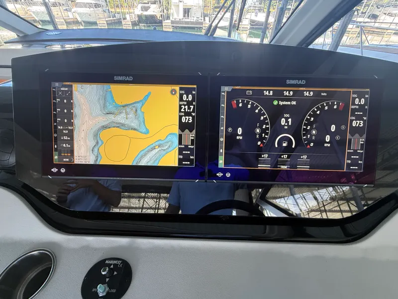 Slide: The Image of Sea Ray 370 SUNDANCER OUTBOARD 2022 - 37