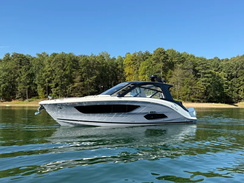 Slide: The Image of Sea Ray 370 SUNDANCER OUTBOARD 2022 - 4