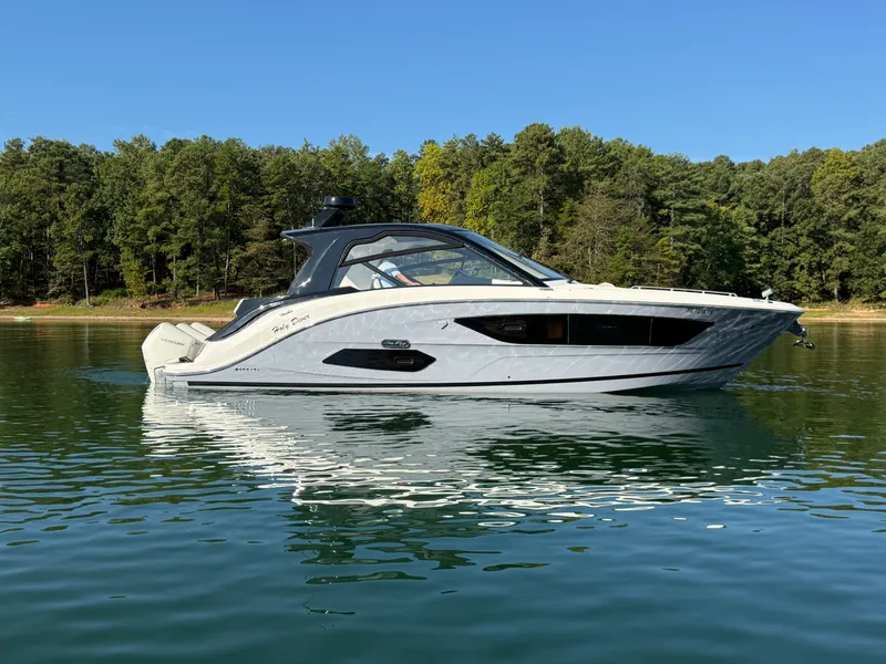 The Image of Sea Ray 370 SUNDANCER OUTBOARD 2022 - undefined