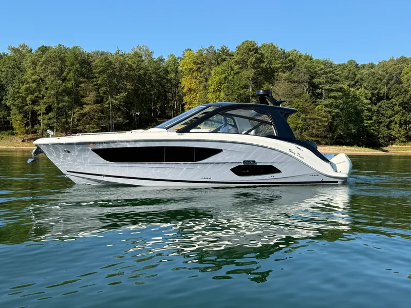 Slide: The Image of Sea Ray 370 SUNDANCER OUTBOARD 2022 - 5