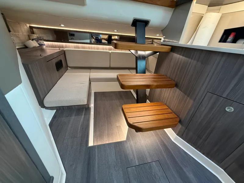Slide: The Image of Sea Ray 370 SUNDANCER OUTBOARD 2022 - 64