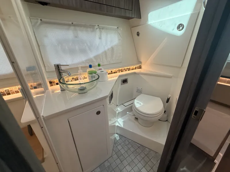 Slide: The Image of Sea Ray 370 SUNDANCER OUTBOARD 2022 - 69
