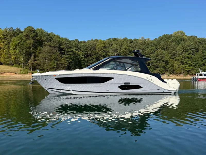 Slide: The Image of Sea Ray 370 SUNDANCER OUTBOARD 2022 - 9