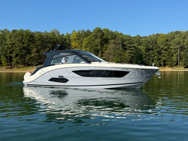 Slide: The Image of Sea Ray 370 SUNDANCER OUTBOARD 2022 - 2