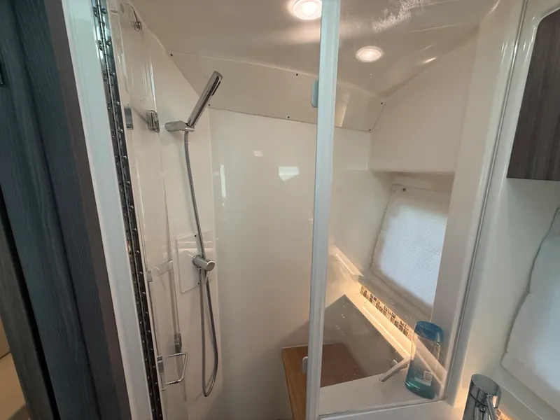 Slide: The Image of Sea Ray 370 SUNDANCER OUTBOARD 2022 - 70