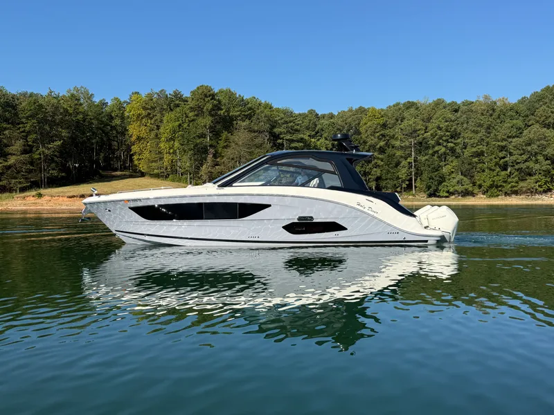 Slide: The Image of Sea Ray 370 SUNDANCER OUTBOARD 2022 - 8