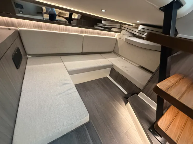 Slide: The Image of Sea Ray 370 SUNDANCER OUTBOARD 2022 - 66