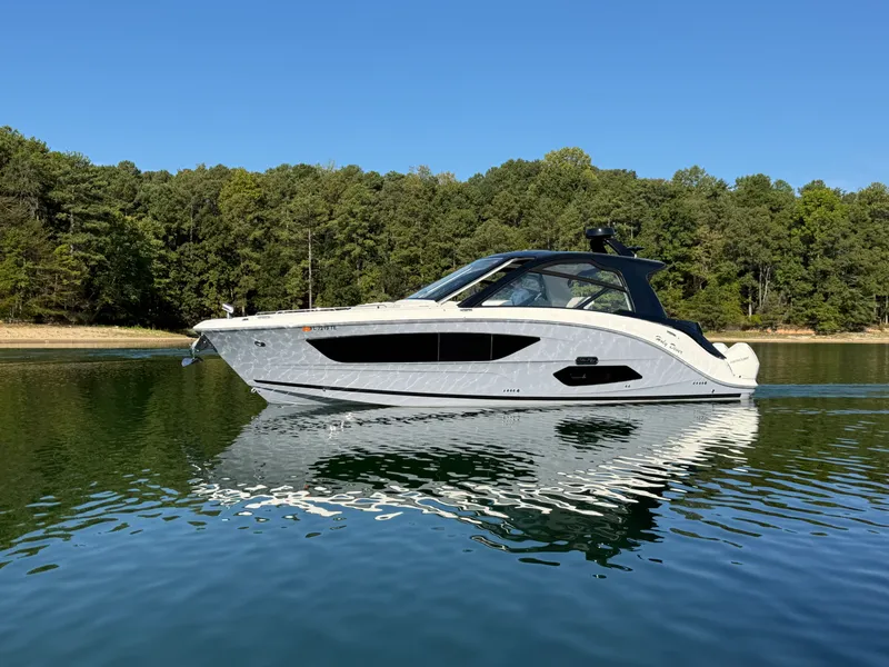 Slide: The Image of Sea Ray 370 SUNDANCER OUTBOARD 2022 - 11