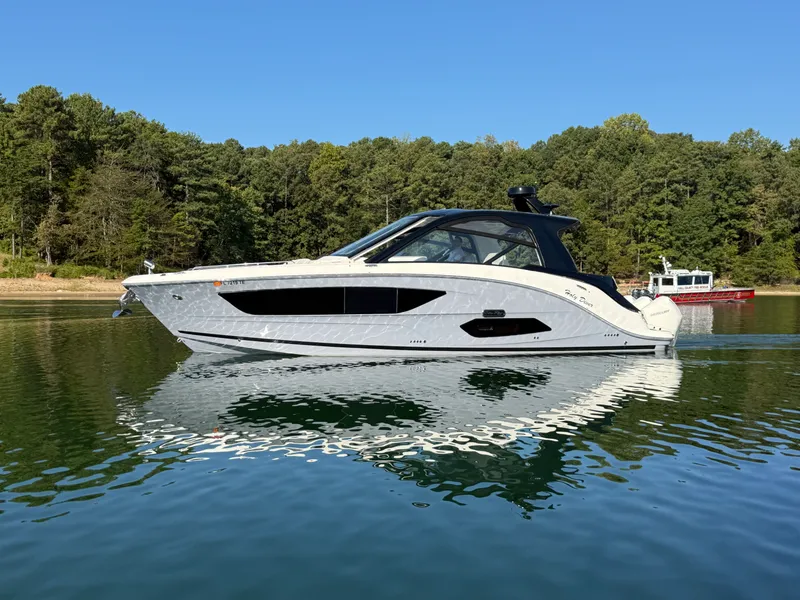 Slide: The Image of Sea Ray 370 SUNDANCER OUTBOARD 2022 - 10