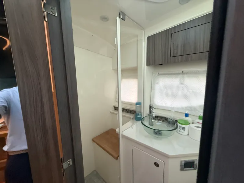 Slide: The Image of Sea Ray 370 SUNDANCER OUTBOARD 2022 - 71