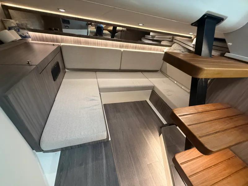 Slide: The Image of Sea Ray 370 SUNDANCER OUTBOARD 2022 - 65