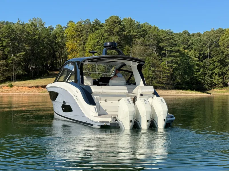 Slide: The Image of Sea Ray 370 SUNDANCER OUTBOARD 2022 - 14