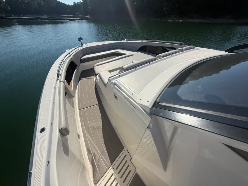 Slide: The Image of Sea Ray 370 SUNDANCER OUTBOARD 2022 - 48