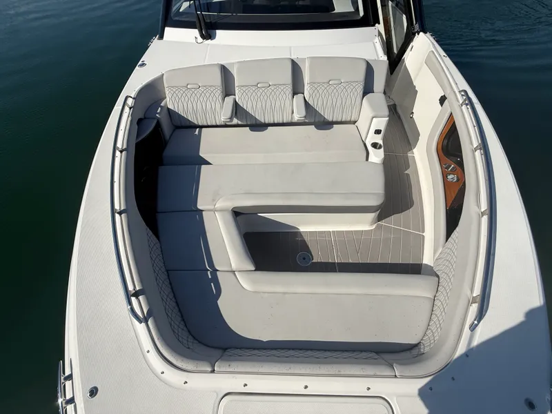 Slide: The Image of Sea Ray 370 SUNDANCER OUTBOARD 2022 - 51